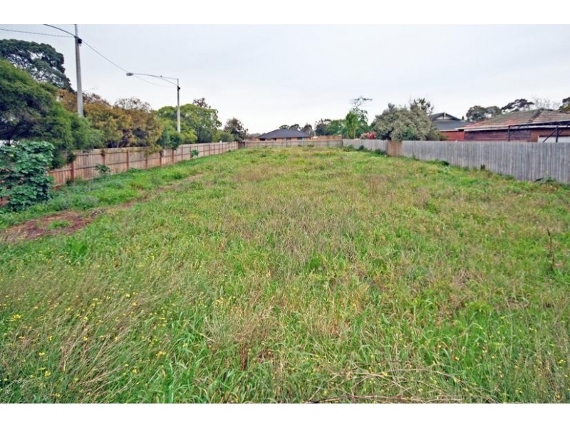 5 Lyall Street, Cranbourne VIC 3977