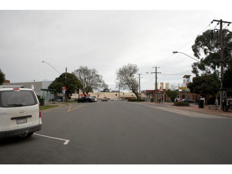 5 Lyall Street, Cranbourne VIC 3977