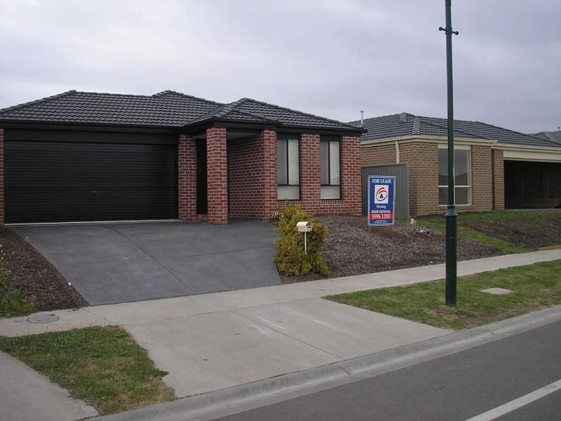 21 Archersfield Drive, Cranbourne VIC 3977