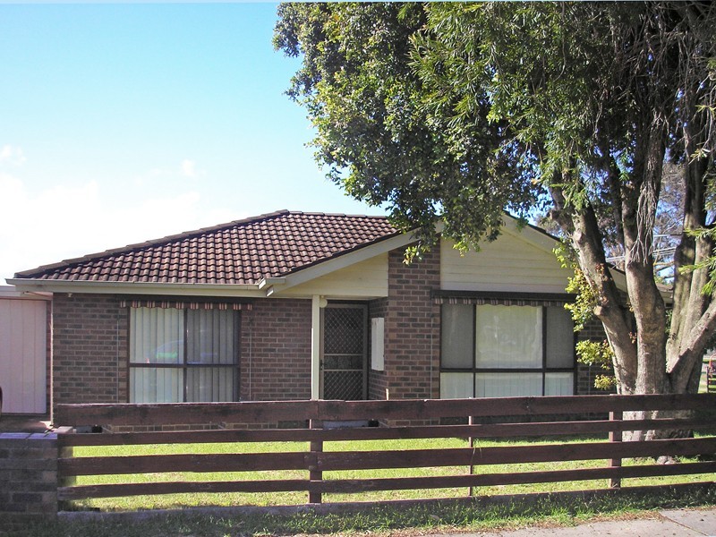 1/12 Russell Street, Cranbourne VIC 3977