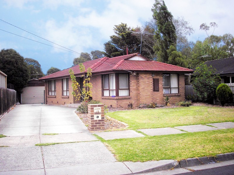 19 Jillian Street, Cranbourne VIC 3977