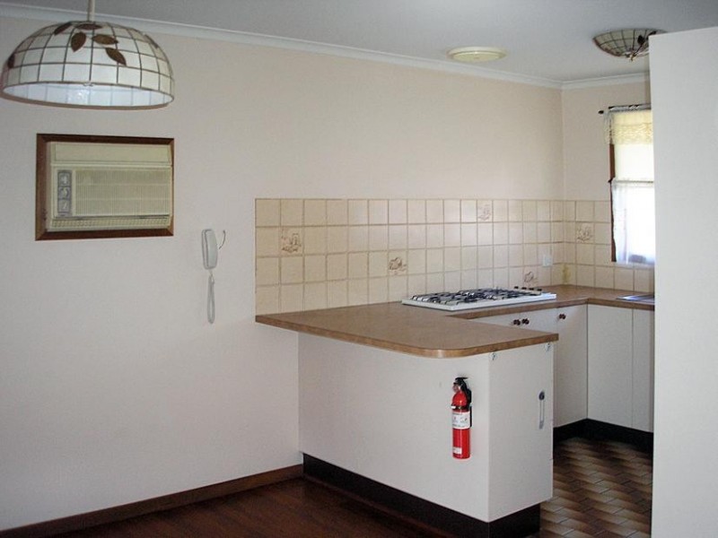 2/61 Cameron Street, Cranbourne VIC 3977