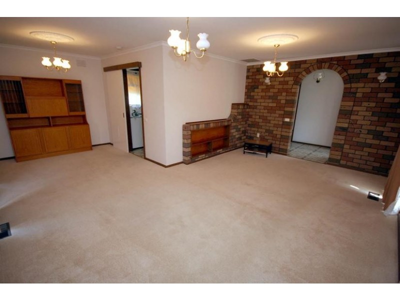 30 Duff Street, Cranbourne VIC 3977