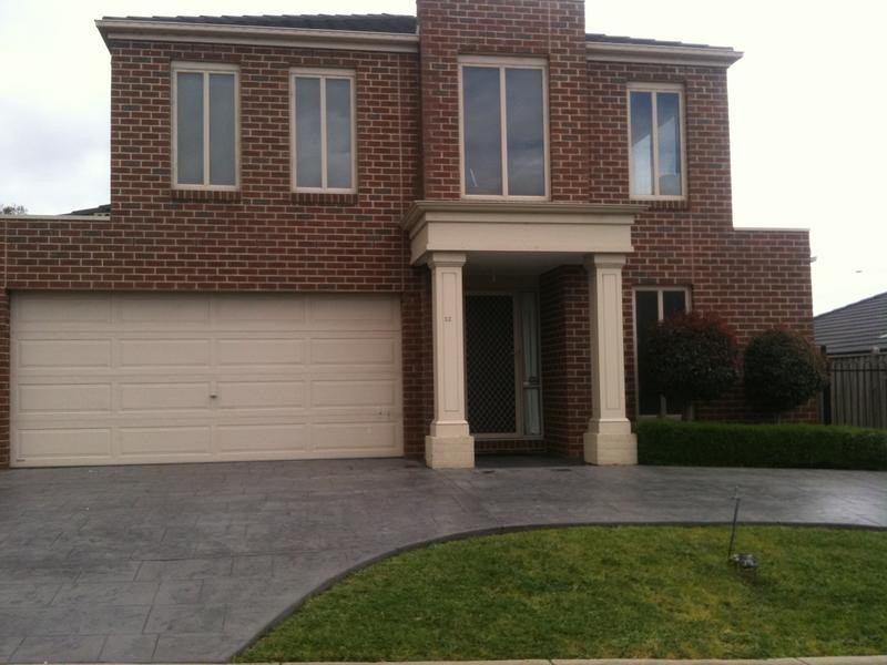 12 Yellowbox Crescent, Lyndhurst VIC 3975