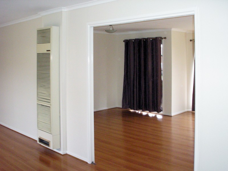 19 Hoysted Avenue, Cranbourne North VIC 3977