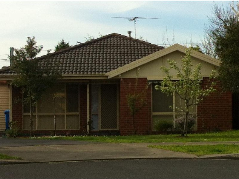1/28 Damian Court, Cranbourne VIC 3977