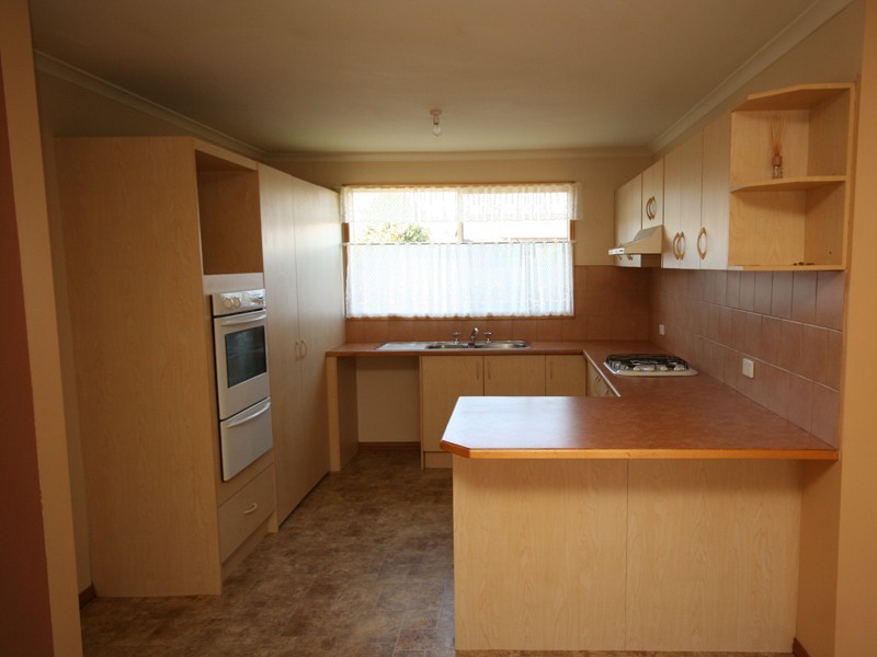 15 Geebung Road, Cranbourne VIC 3977