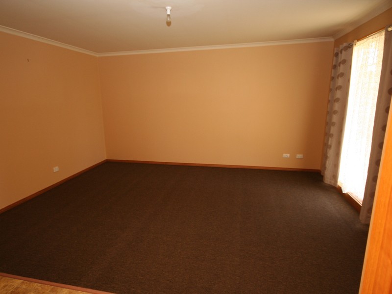 15 Geebung Road, Cranbourne VIC 3977