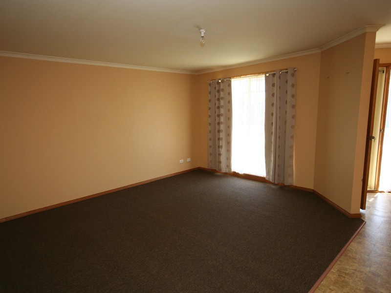 15 Geebung Road, Cranbourne VIC 3977