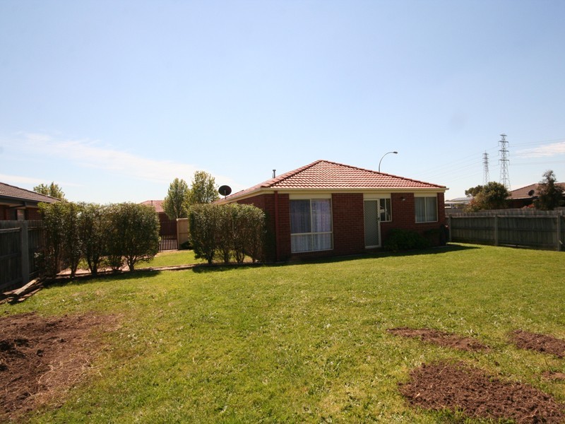 15 Geebung Road, Cranbourne VIC 3977