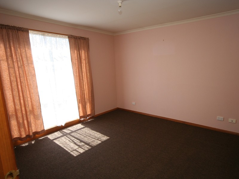 15 Geebung Road, Cranbourne VIC 3977