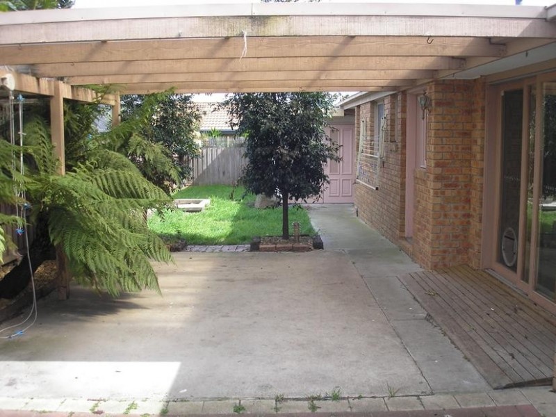 88 Courtenay Avenue, Cranbourne North VIC 3977