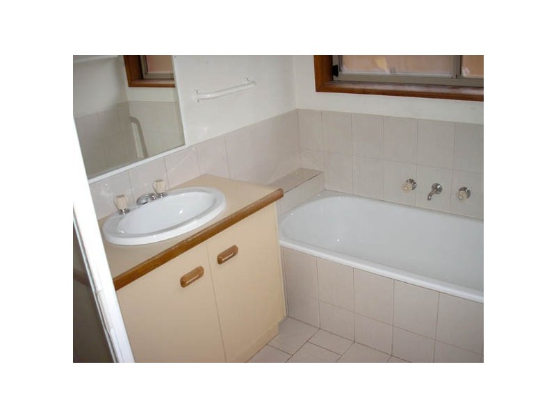 28 Brentwood Drive, Cranbourne North VIC 3977