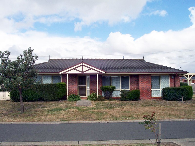 1 Fishburn Place, Cranbourne VIC 3977