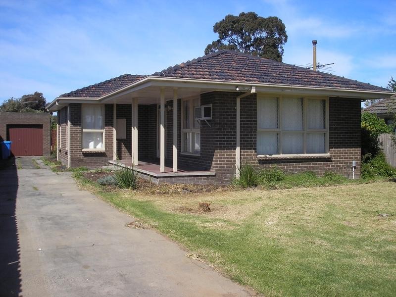 8 Stawell Street, Cranbourne VIC 3977