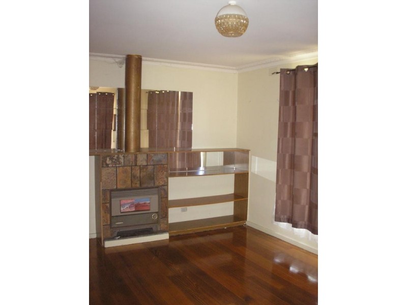 8 Stawell Street, Cranbourne VIC 3977