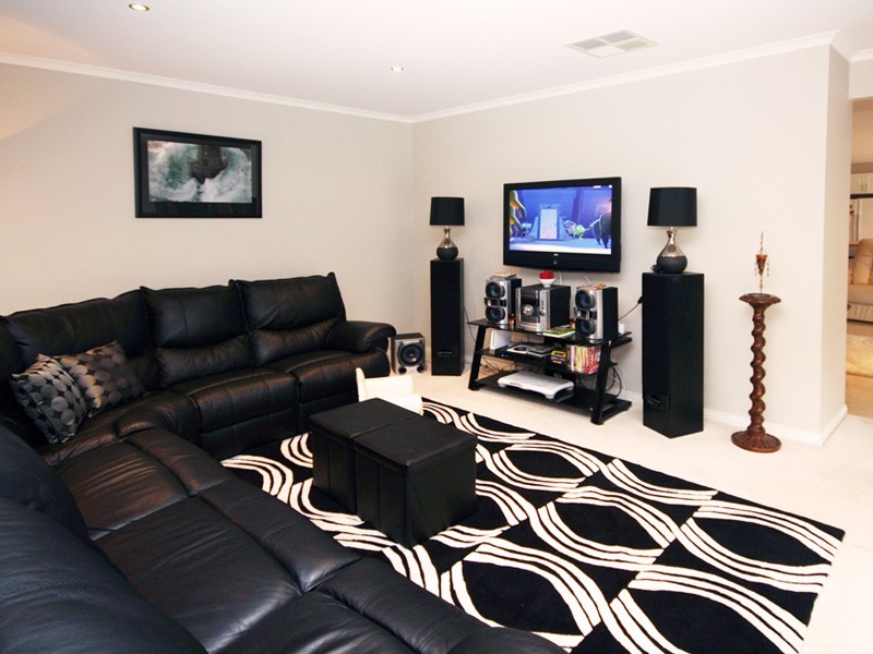 61 Thunderbolt Drive, Cranbourne East VIC 3977