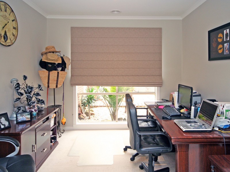 61 Thunderbolt Drive, Cranbourne East VIC 3977