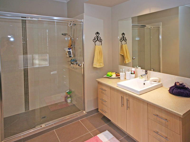 61 Thunderbolt Drive, Cranbourne East VIC 3977