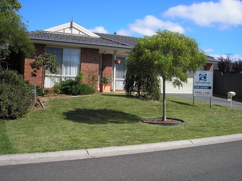 3 Otley Way South, Cranbourne East VIC 3977