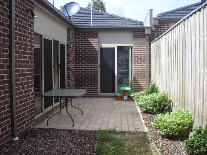 40 Mannavue Boulevard, Cranbourne North VIC 3977