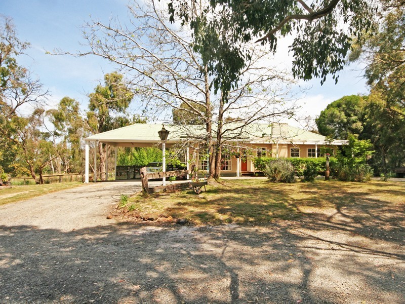 207 Smiths Lane, Cranbourne South VIC 3977