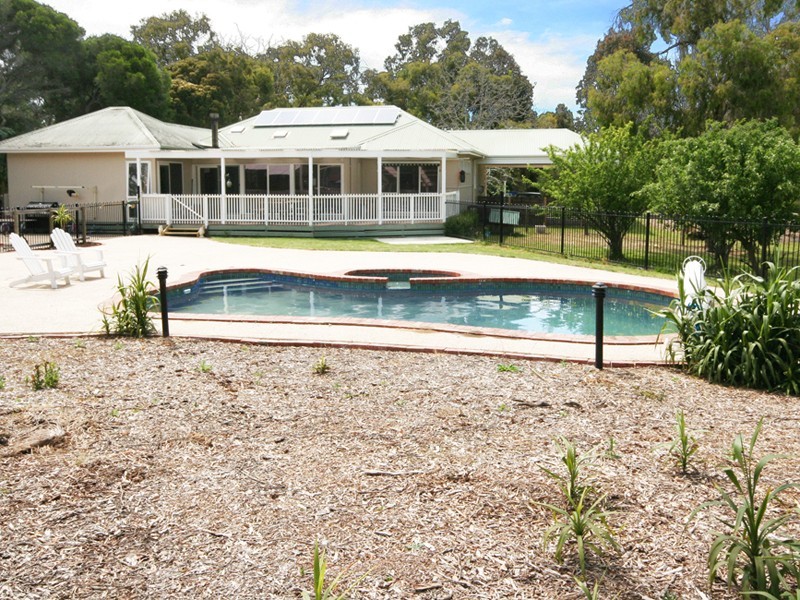207 Smiths Lane, Cranbourne South VIC 3977