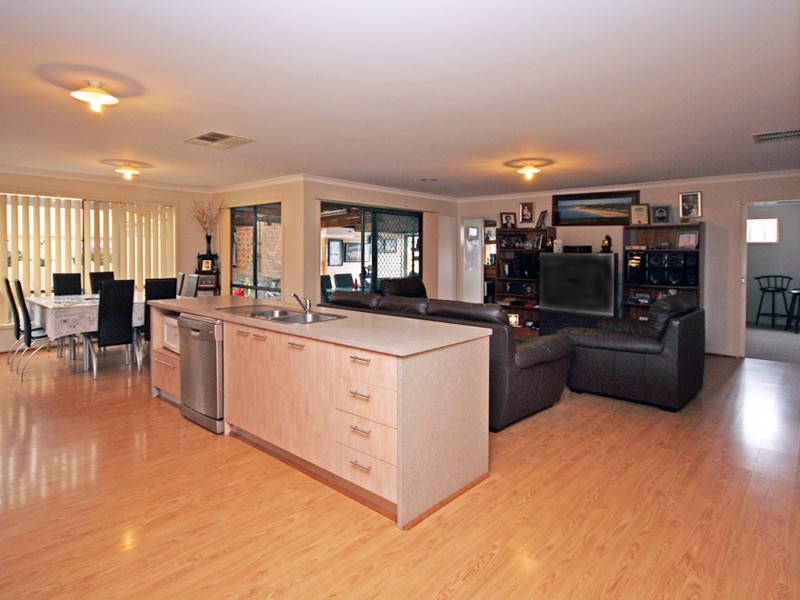 Cranbourne VIC 3977