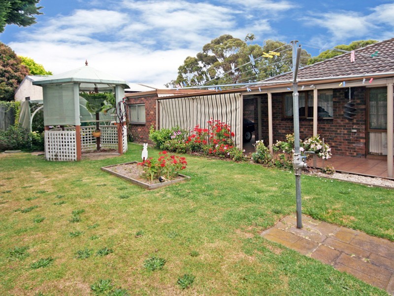 13 Marnebeck Court, Cranbourne VIC 3977