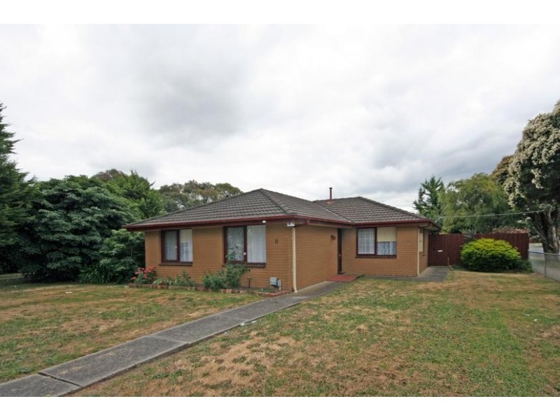 11 Bakewell Street, Cranbourne VIC 3977