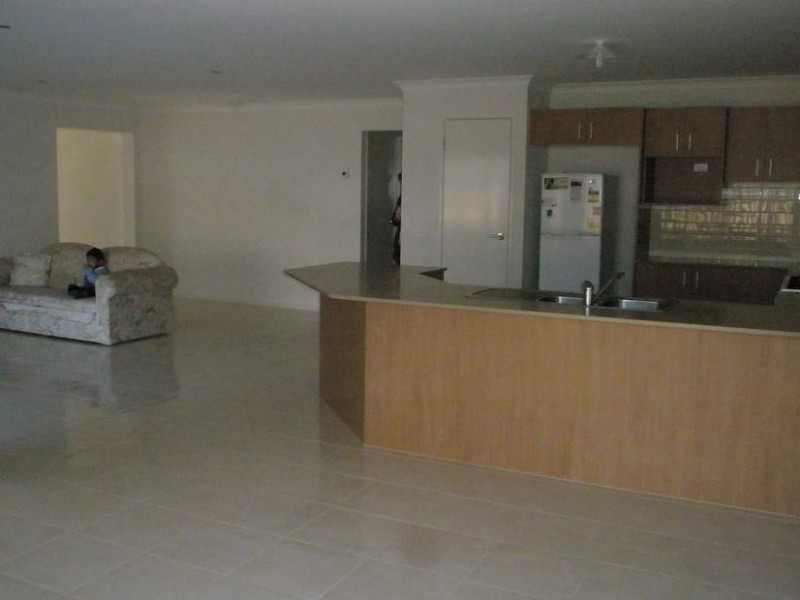 15 Thunderbolt Drive, Cranbourne East VIC 3977