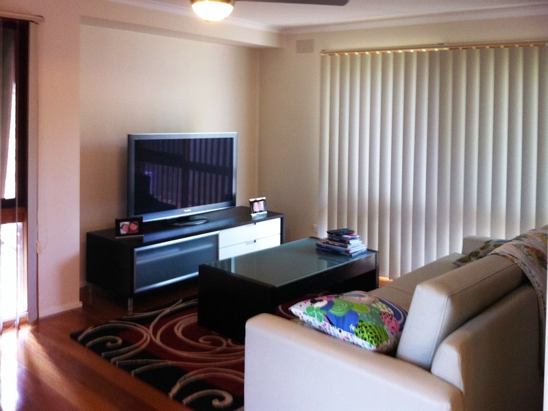 8 Eyre Court, Cranbourne North VIC 3977