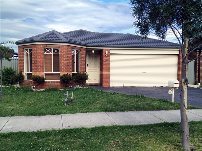 38 Tyndall Street, Cranbourne East VIC 3977