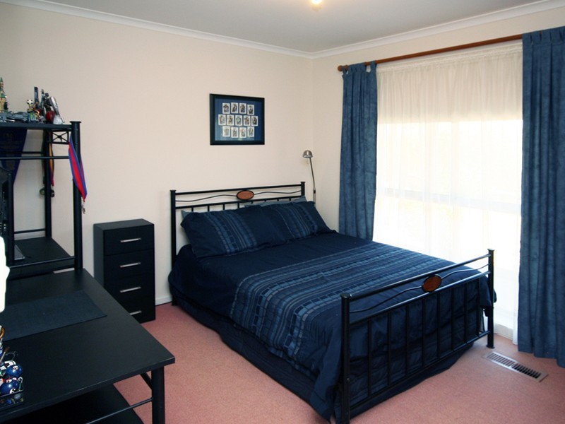 Cranbourne North VIC 3977