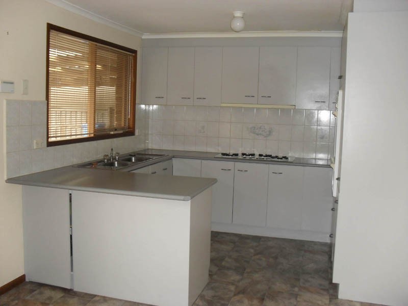 3 Adam Court, Cranbourne West VIC 3977