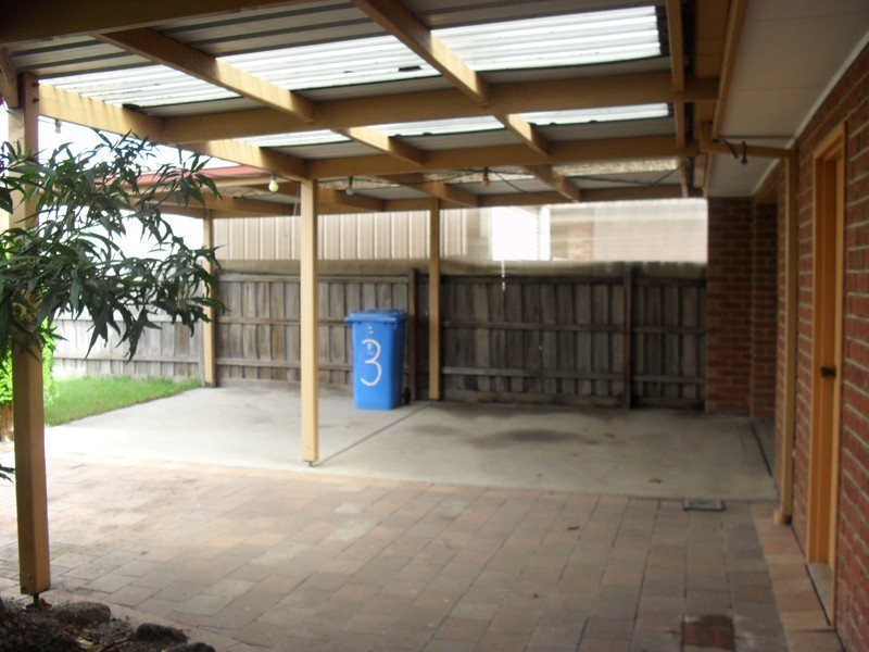 3 Adam Court, Cranbourne West VIC 3977