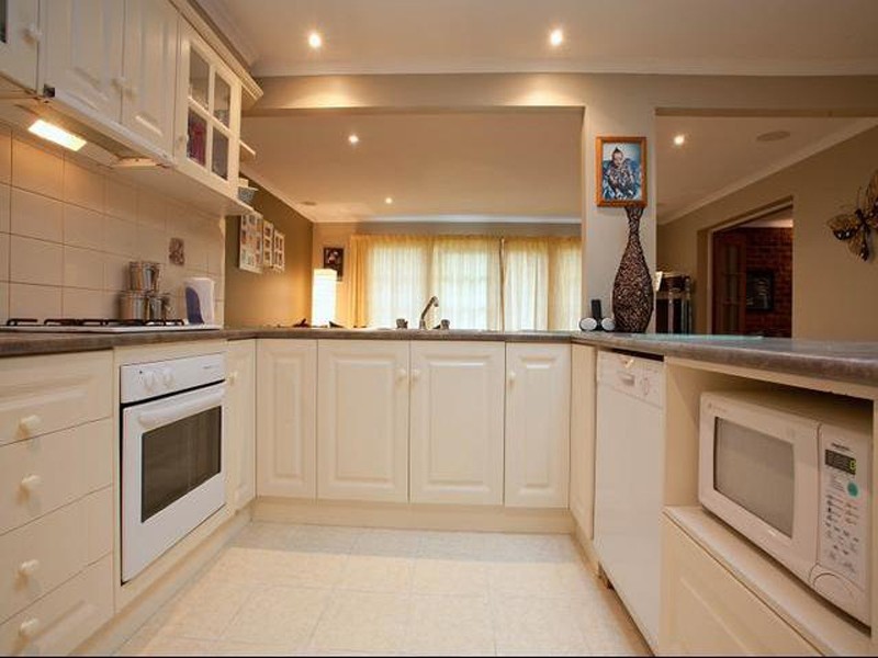 9 Chatswood Avenue, Langwarrin VIC 3910