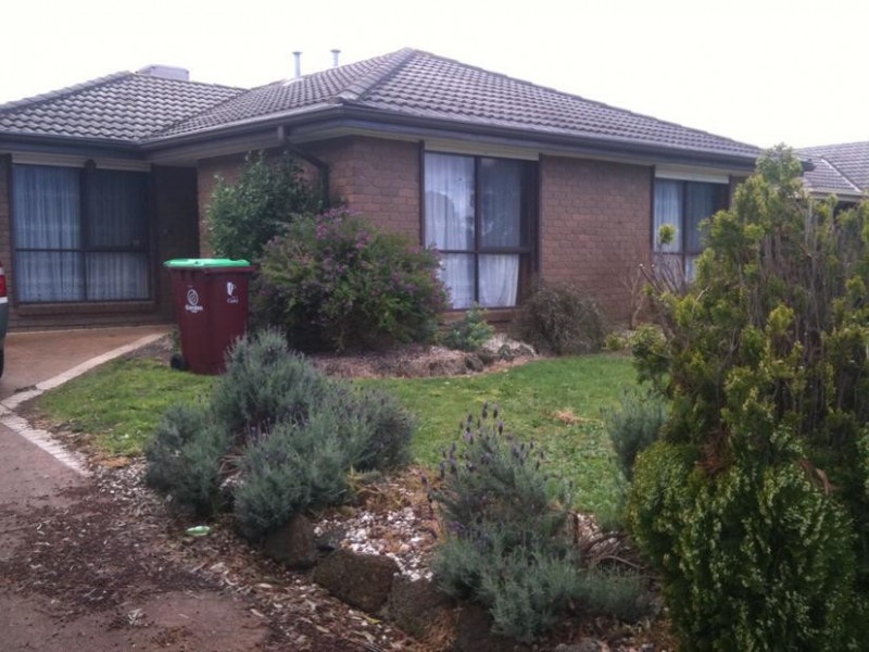 5 Gipps Crescent, Cranbourne VIC 3977