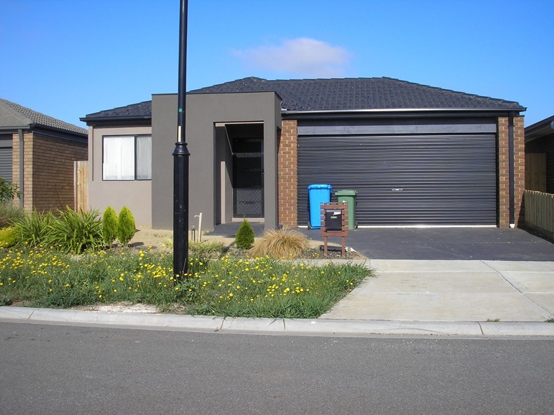 13 Pharoah Drive, Cranbourne North VIC 3977