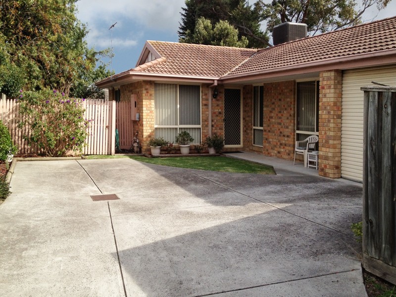 2/38 Cranbourne Drive, Cranbourne VIC 3977
