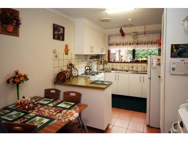 2/2 Alexander Street, Cranbourne VIC 3977