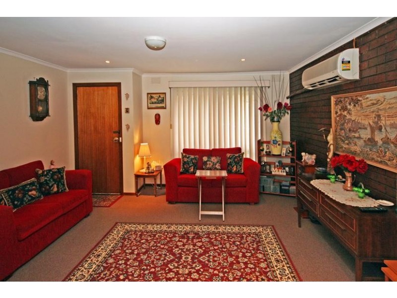 2/2 Alexander Street, Cranbourne VIC 3977