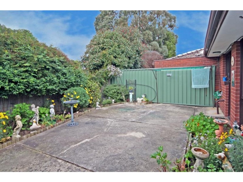 2/2 Alexander Street, Cranbourne VIC 3977