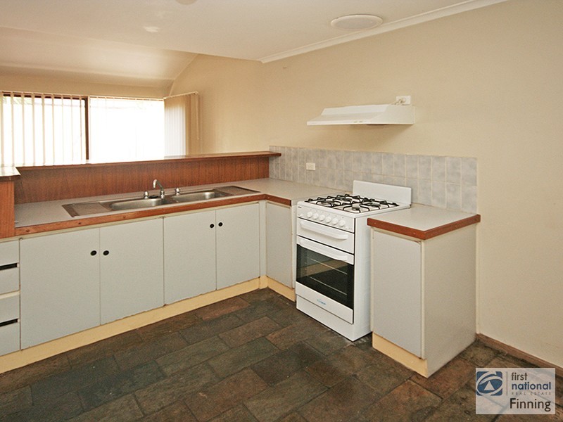 8 Kara Walk, Cranbourne VIC 3977