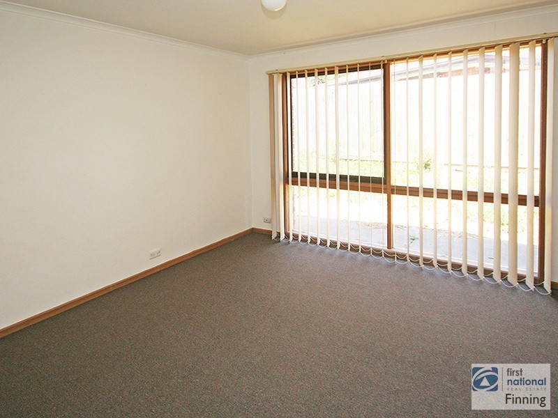 8 Kara Walk, Cranbourne VIC 3977