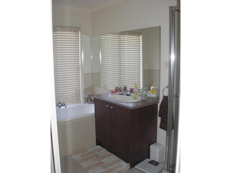 56 Phoenix Avenue, Cranbourne VIC 3977