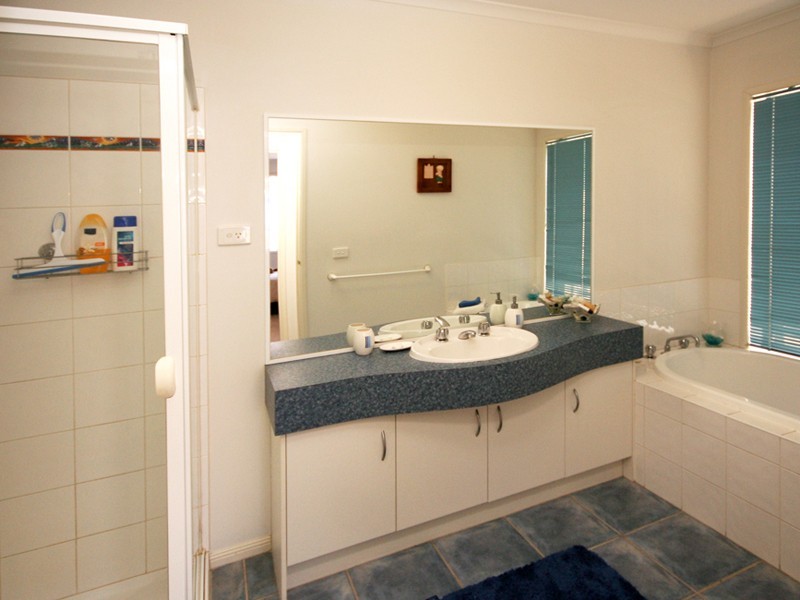 Cranbourne North VIC 3977