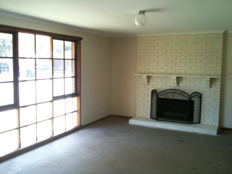 105 Endeavour Drive, Cranbourne North VIC 3977