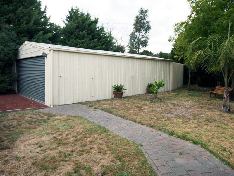 14 Julia Court, Cranbourne North VIC 3977