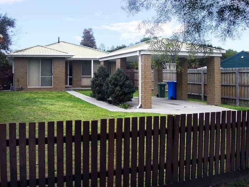 38 Lesdon Avenue, Cranbourne VIC 3977